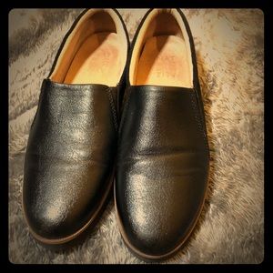 Naturalizer Black Slip Ons